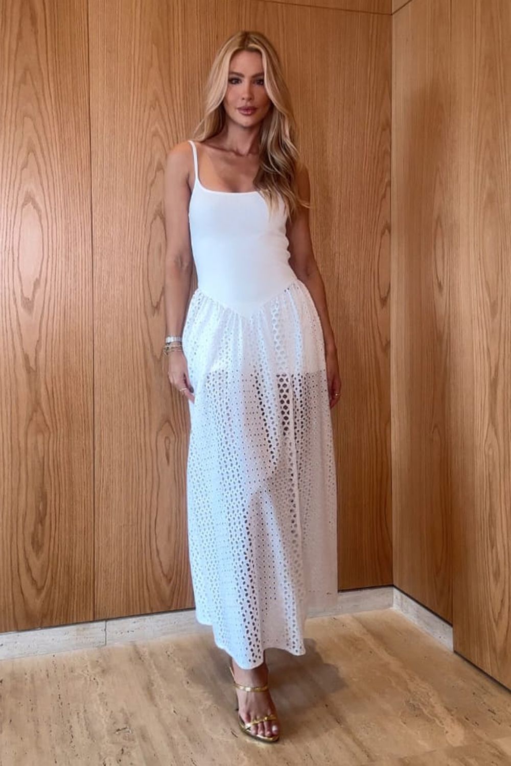 VESTIDO MIDI REGATA COM SAIA DE LAISE